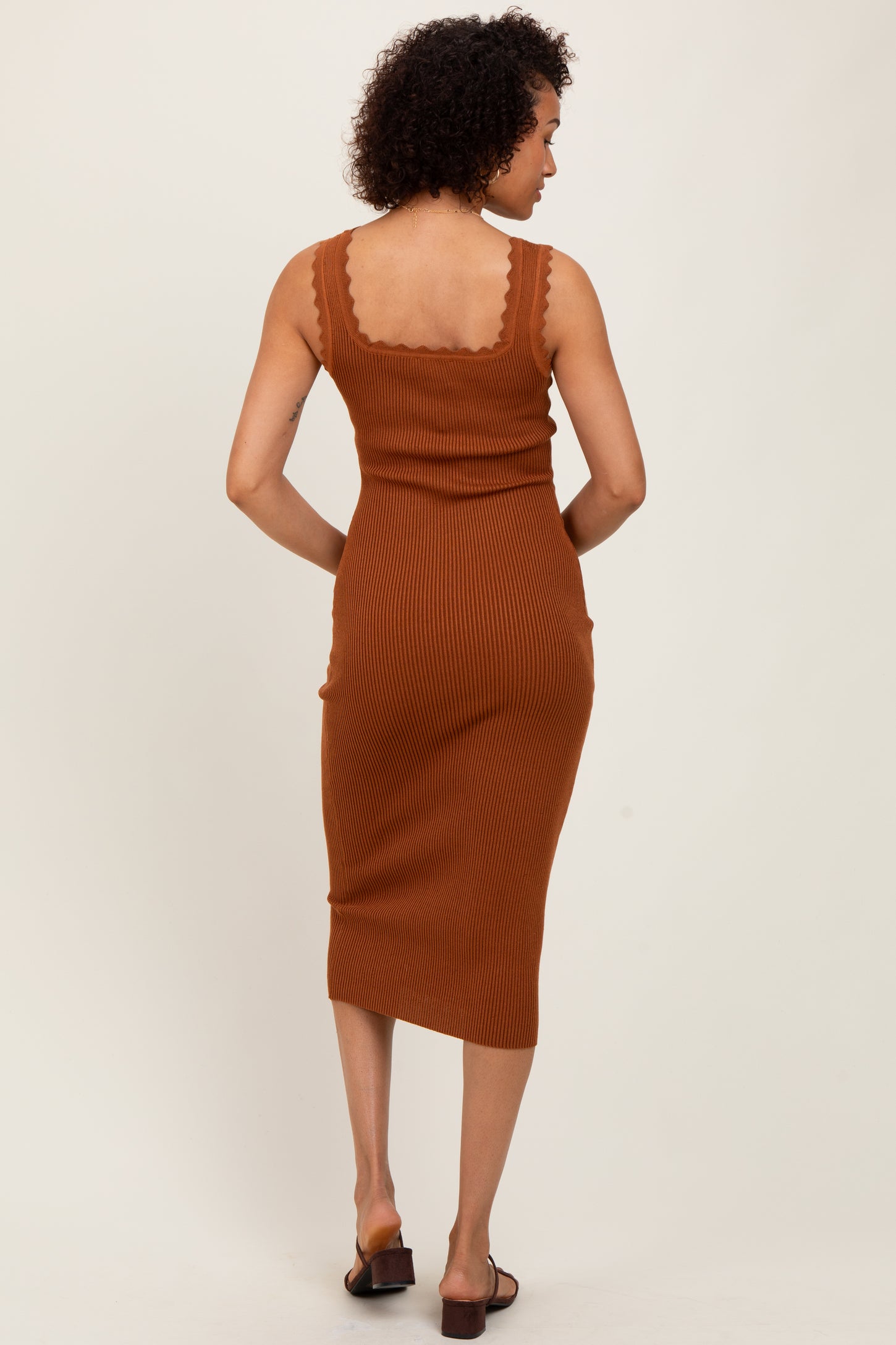 Mocha Scallop Trim Ribbed Knit Sleeveless Midi Dress