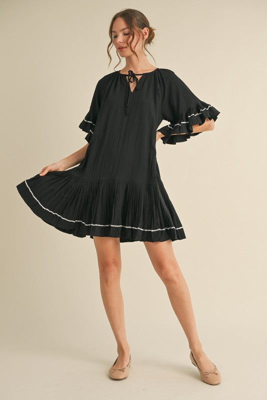 Black Solid Short Sleeve Pocketed Dress