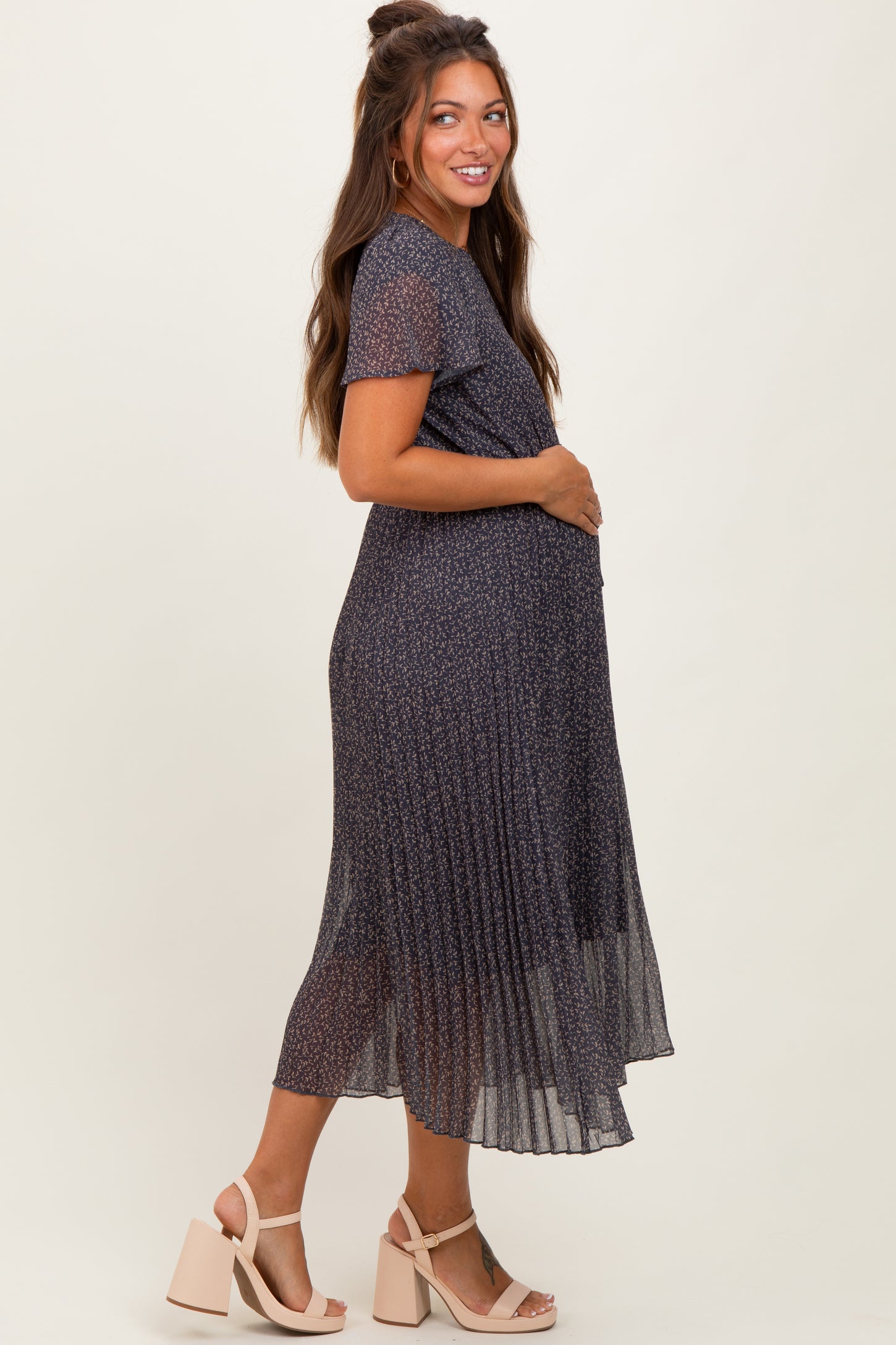 Grey Leaf Print Pleated Maternity Midi Dress
