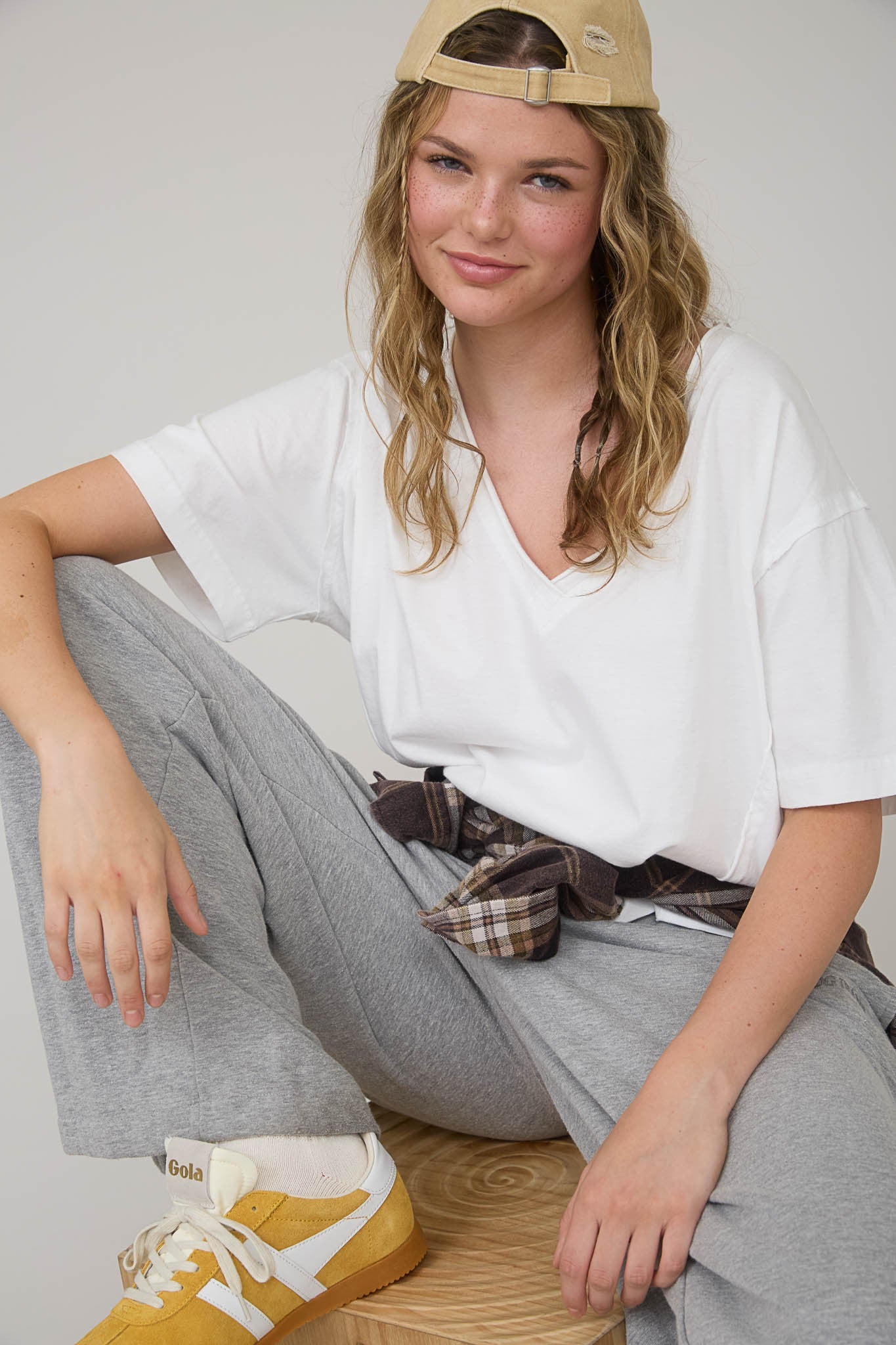 White Raw Edge V-Neck Short Sleeve T-Shirt